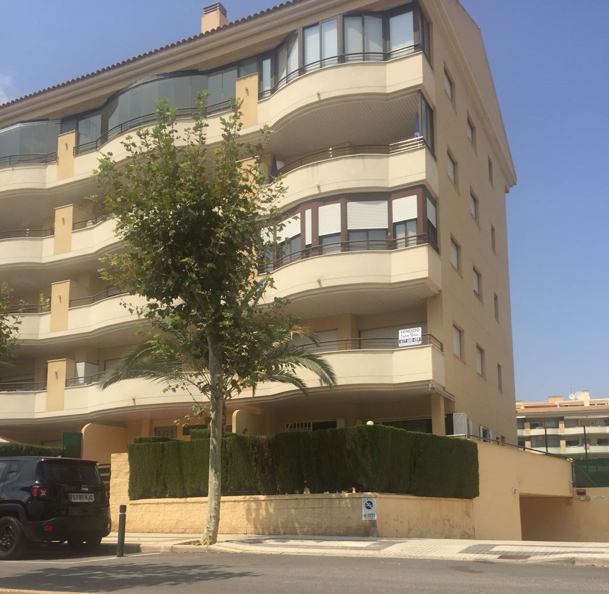 het appartementencomplex aan de Bulevar de los Musicos